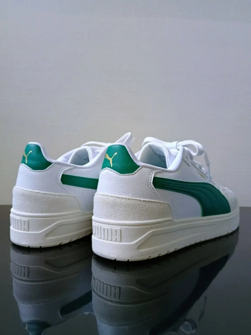 Puma Men's Shuffle Downtown Leather Sneaker in White / Emerald / Ice / Puma Gold